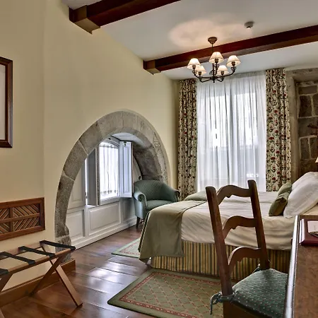 Airas Nunes By De Compostela 3*