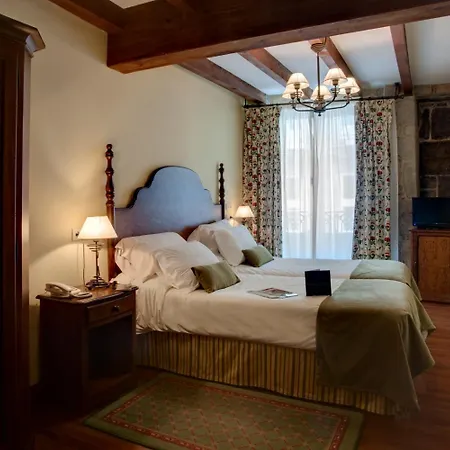 Konukevi Airas Nunes By De Compostela