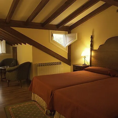 Airas Nunes By De Compostela