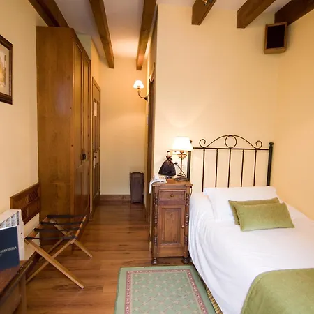 Airas Nunes By De Compostela סנטיאגו דה קומפוסטלה