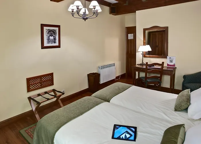 Airas Nunes By De Compostela