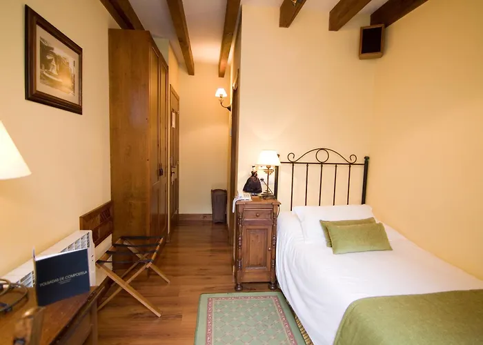 Airas Nunes By De Compostela Santiago de Compostela