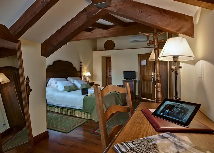 Airas Nunes By De Compostela